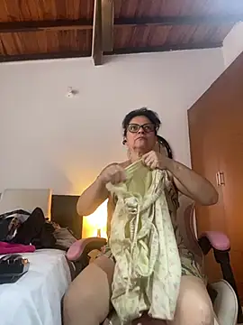 חדר צ'אט בשידור חי של Sharongirl07