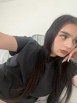 AdelinaAlian Live chat-huone
