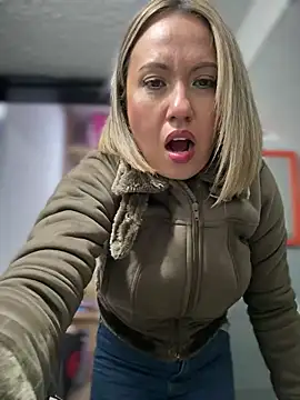 Chat ao vivo de VIOLETA-25_