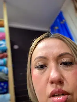VIOLETA-25_ Live Chatraum