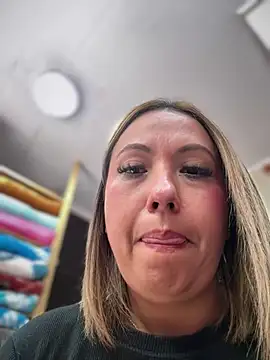 VIOLETA-25_ – live chatrum