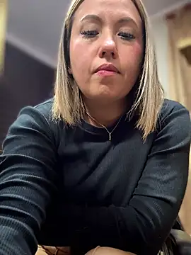 Živá chatovací místnost VIOLETA-25_