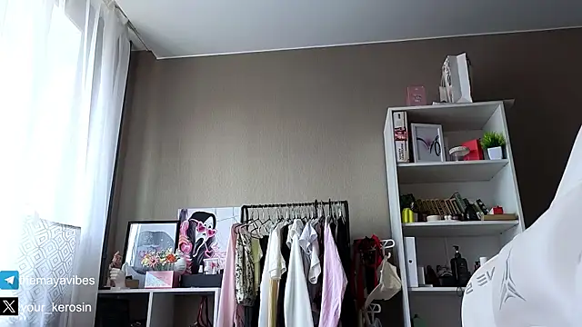 Maya_Rave Cameră chat live