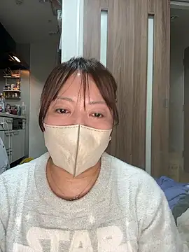 Mirika555's Live Chat Room