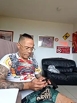 Mr_Graffitimile Live chatroom