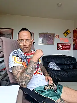 غرفة دردشة Mr_Graffitimile المباشرة