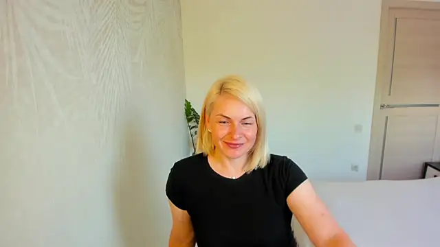 Phòng Chat Trực Tiếp Alicee_Gracee