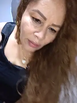 Živá chatovací místnost SluttyMilf79