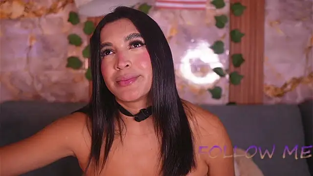zoey-fox's Live Chat Room