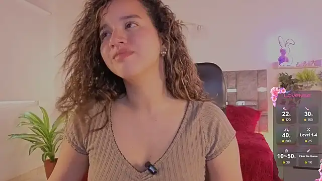 غرفة دردشة emilyrouxe المباشرة