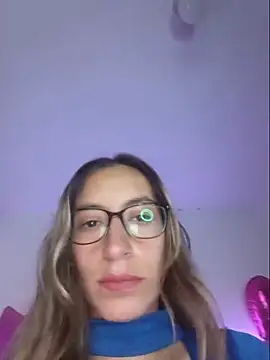 Melinaa-sex Adlı Modelin Canlı Sohbet Odası