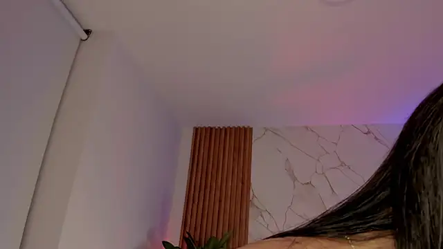 sara_gwen Adlı Modelin Canlı Sohbet Odası