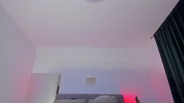 Sala de chat en directo de Larisa_low