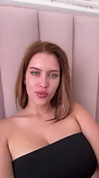 KikiWatson чат на живо