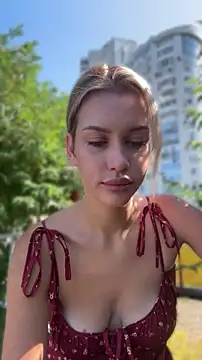 غرفة دردشة KikiWatson المباشرة
