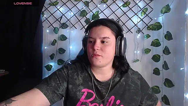 Nika_1_'s Live Chat Room