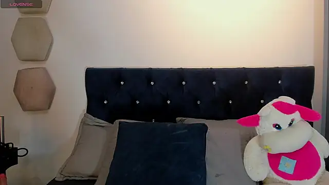 yulianademond66 live-chat rom