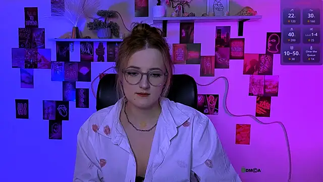 luna_berryy's Live Chat Room