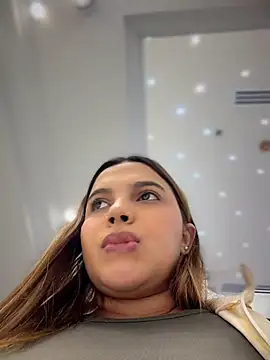 חדר צ'אט בשידור חי של Colibri_xxx