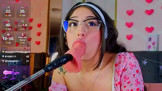 ห้องแชทสดของ MadyJackson
