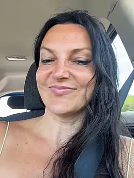 Sala de chat en directo de -OLYA-