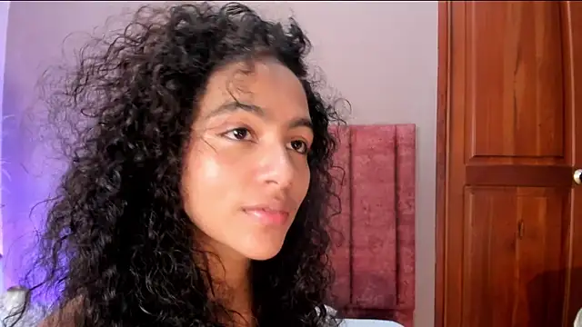 غرفة دردشة AntonellaHall_ المباشرة