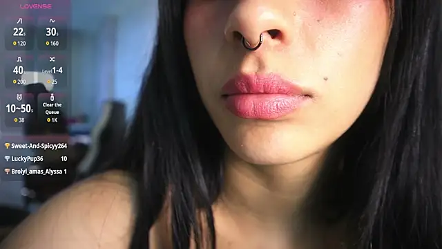 Alyssa_jones élő chatszobája