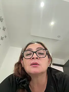 ANTONELLA_VIOLETA_ 실시간 채팅방