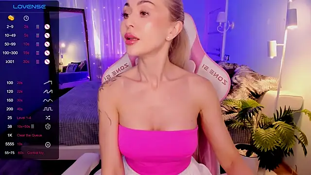 AdeleRoberts чат на живо