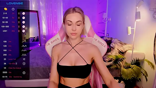 AdeleRoberts чат на живо