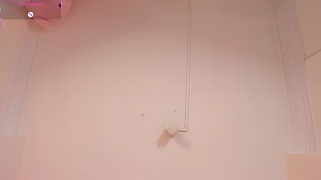 nicolle_pierce élő chatszobája