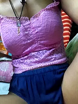 Gud_girl_Nilu Chat Room in diretta