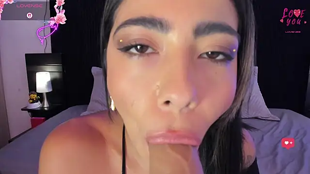 AndreaVelasco's Live Chat Room