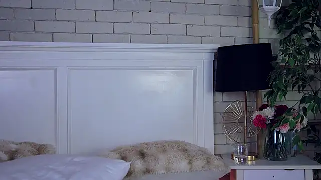 CarlaWhite Adlı Modelin Canlı Sohbet Odası