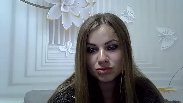 TinaFun4u Adlı Modelin Canlı Sohbet Odası