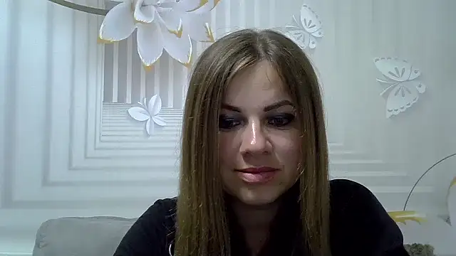 TinaFun4u Adlı Modelin Canlı Sohbet Odası