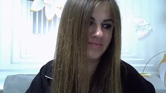 TinaFun4u Adlı Modelin Canlı Sohbet Odası