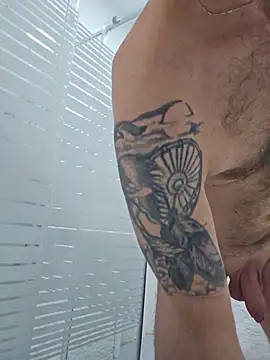 הופעת סקס קאם בשידור חי של Danielerei