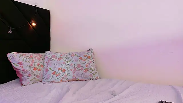 Bilik Sembang Langsung hornybarelylegalgirl