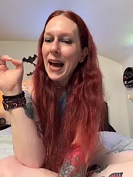 חדר צ'אט בשידור חי של ScarletPanes