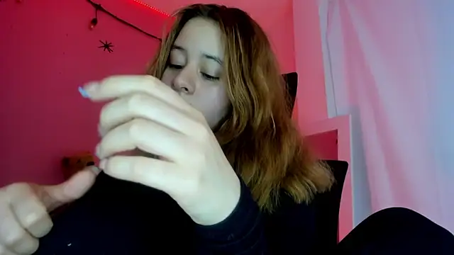 חדר צ'אט בשידור חי של agnes_213