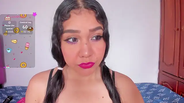 Venus_Blackk Adlı Modelin Canlı Sohbet Odası