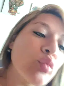 Neve_Collins' Live Chat Room