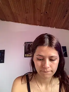 Chat soba uživo modela Vaiolet_H25T