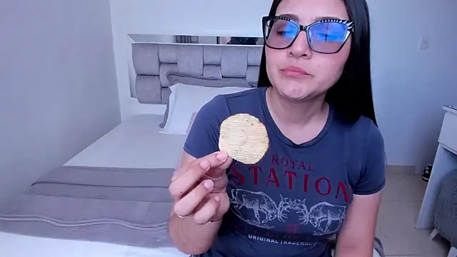 Camilaa_bueno: онлайн-чат