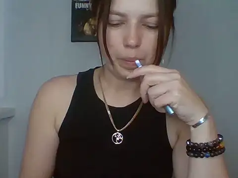 Naughty_Nata Adlı Modelin Canlı Sohbet Odası