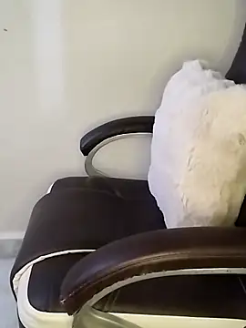 Divyahoty: онлайн-чат