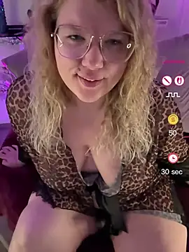 CurvyAnonymousGirl89 Adlı Modelin Canlı Sohbet Odası