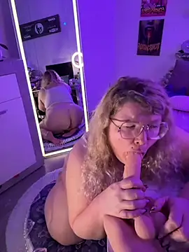 KimberlyCurves' Webcam Show