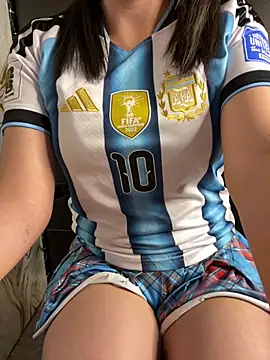 MARIPOSA_18 Adlı Modelin Canlı Sohbet Odası